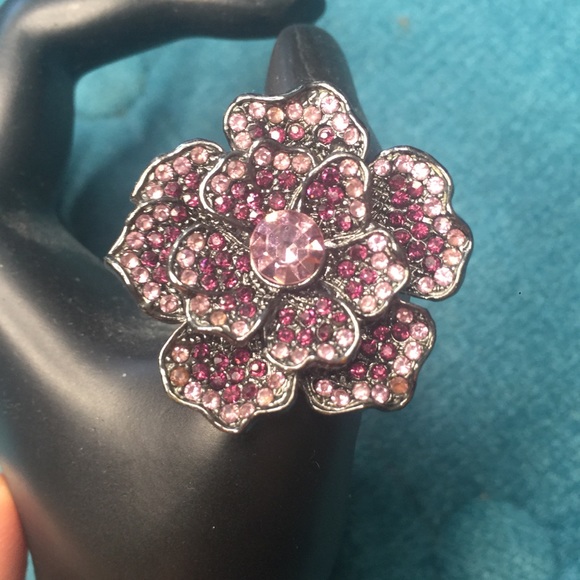 Jewelry - 4/15$ 🔴Beautiful purple flower stretch fashion ring